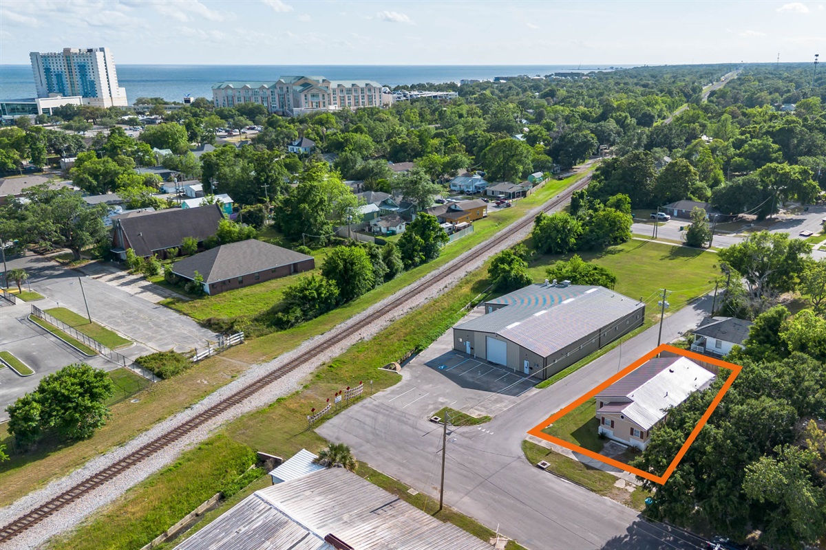 Aerial view - walkable to downtown 