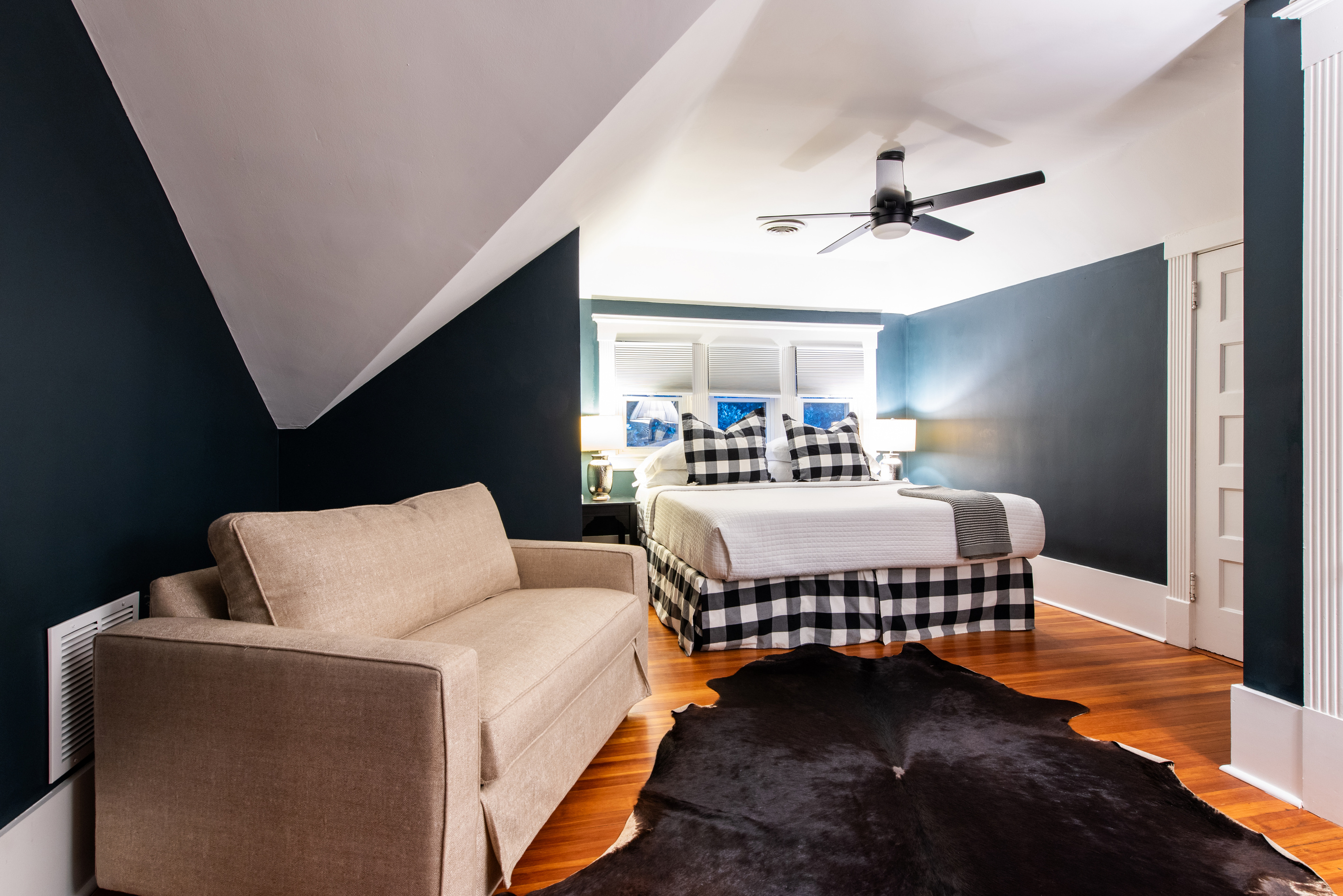 6th Bedroom ~ 3rd Floor ~ King Size Bed ~ Twin Sleeper Sofa