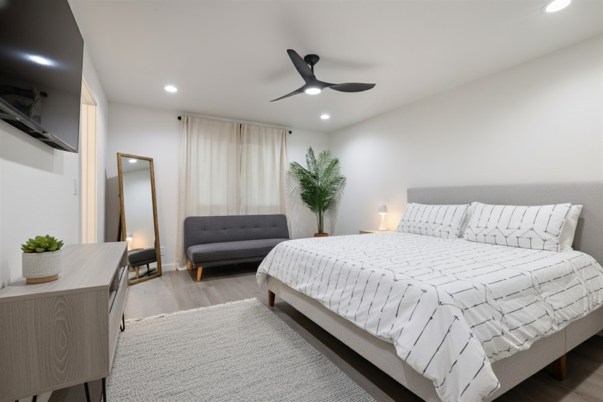 King Bed | Unit Interior Finishes & Decor May Vary