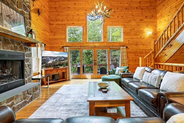With cozy seating and an open layout, it’s perfect for quiet mornings or lively gatherings.