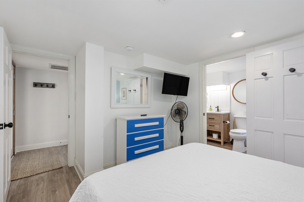 Smart TV (Roku) in the 1st fl queen bedroom