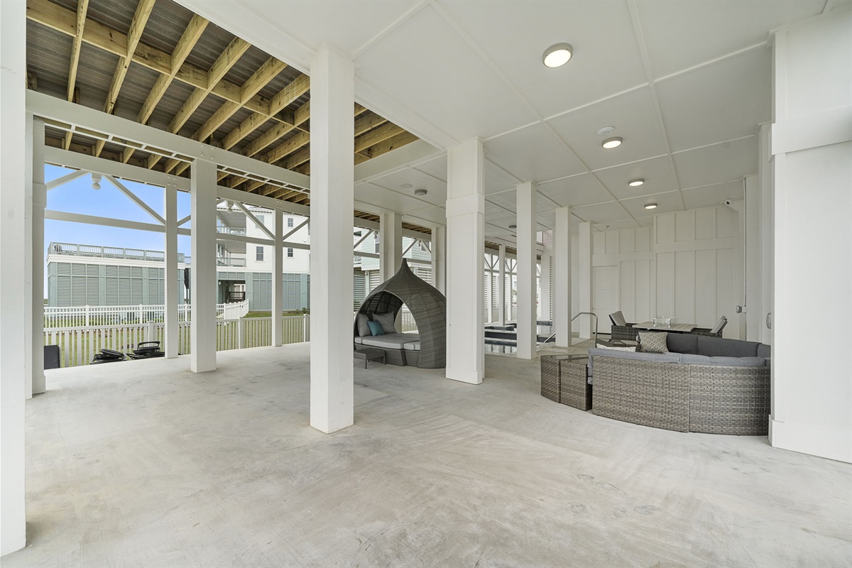 cd3ebd74fecd4d9c8aa25f2c16d33f38 Large | Beachhouse | Texas | TX | Vacation Homes | Galveston | Crystal Beach | Kokomo | Breezy Days | Beachfront Elegance | Sunrise Serenity | Southern Sands Property Management, LLC