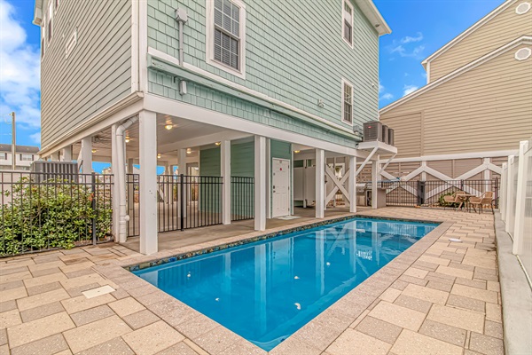 Private Pool with Sun Shelf