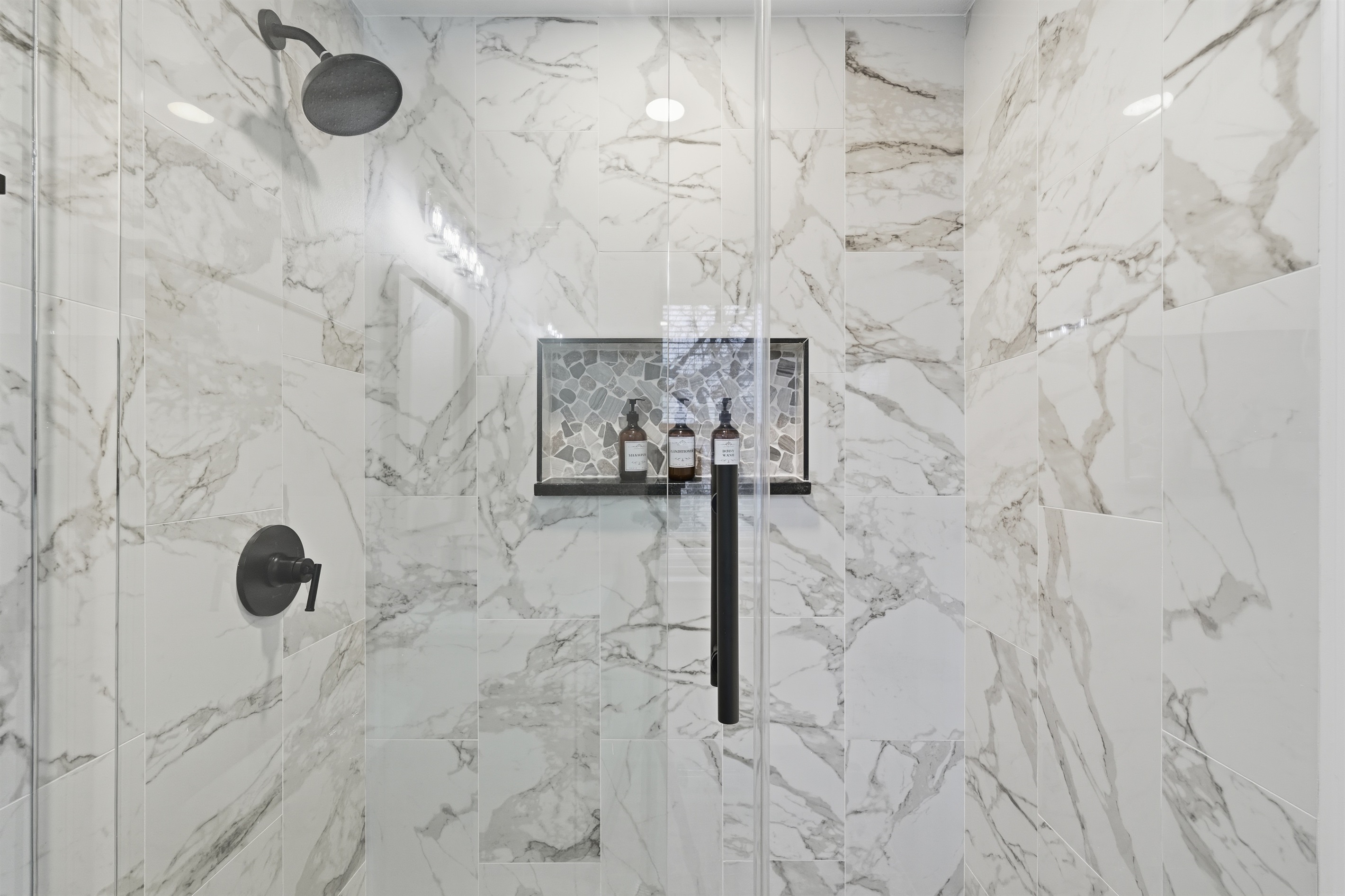 Spacious refreshening spa bathroom