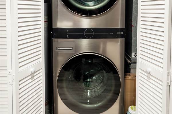 Full size washer / dryer on lower level
