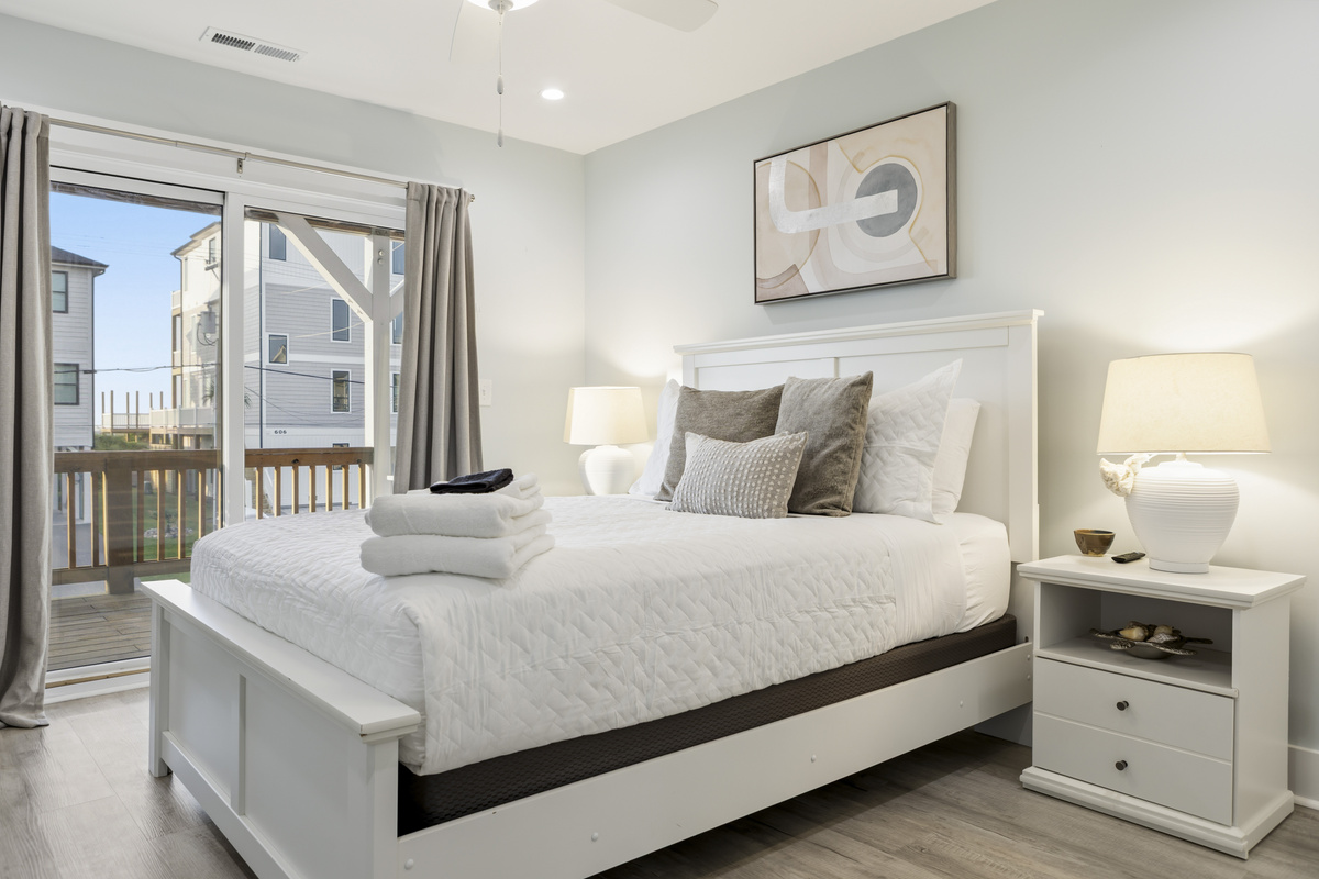 Bed and Bath linens provided