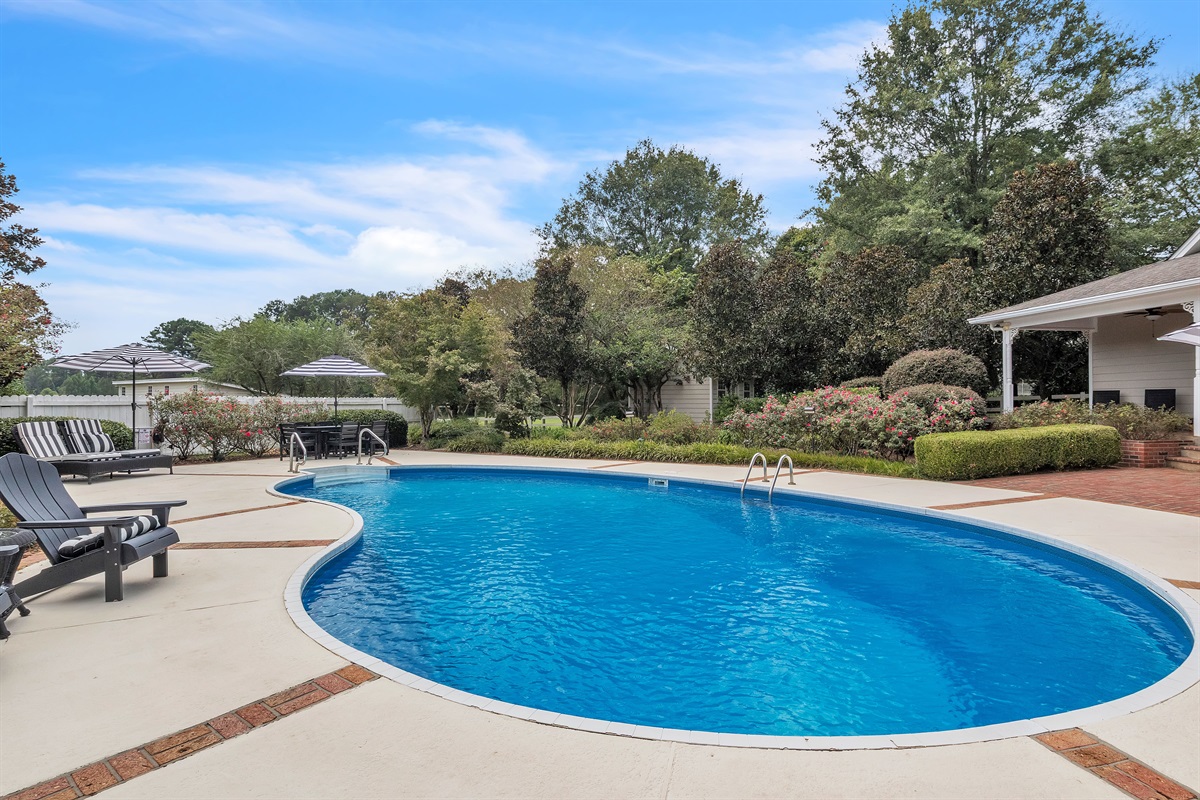 swimming pool