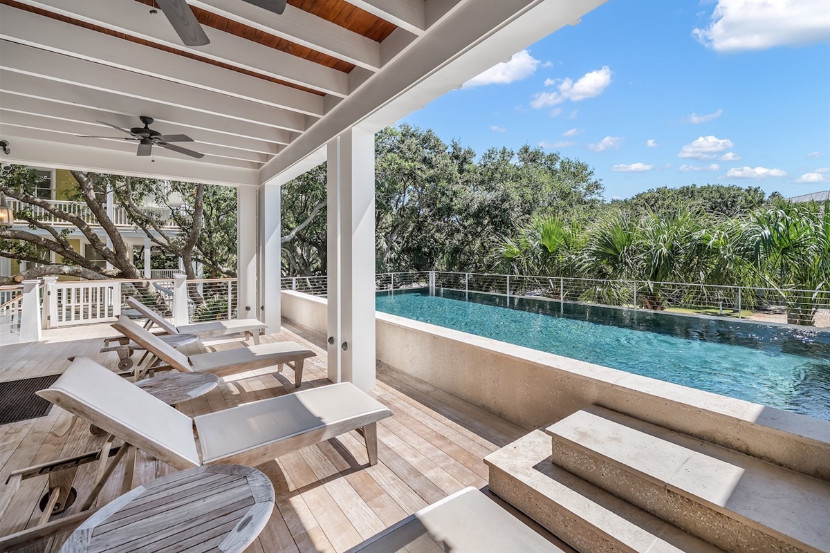 Sitting area on Front Porch Shore Thing | 4001 Palm Blvd | Isle of Palms, SC | IOP Escapes