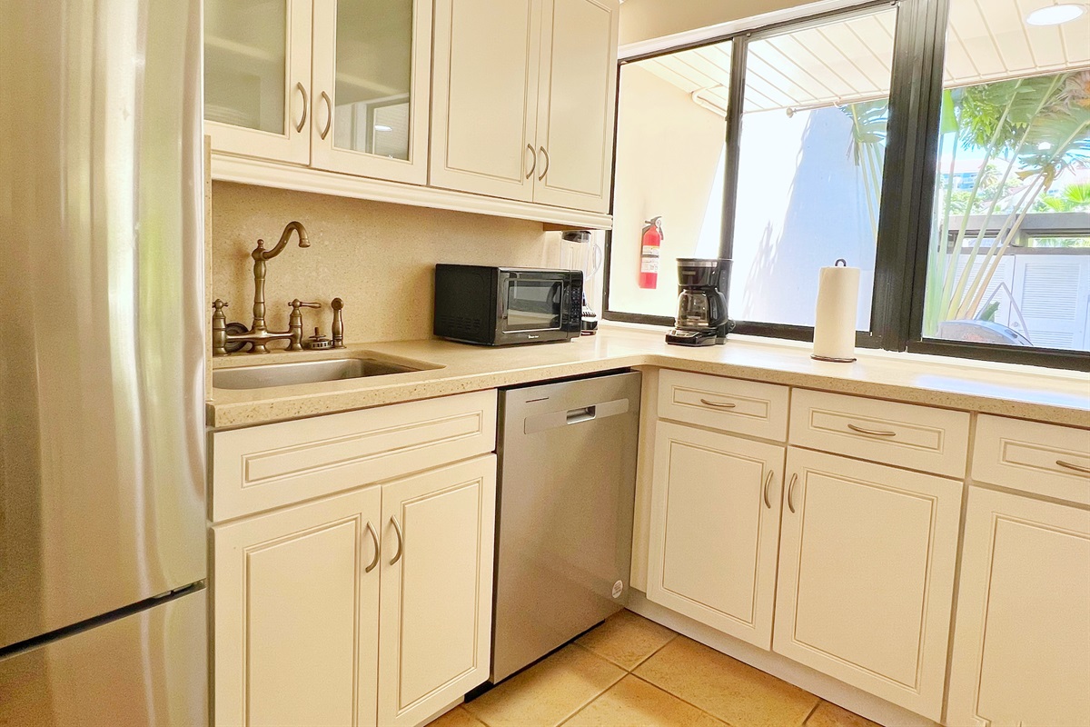 A bright and open kitchen that makes cooking feel effortless.
