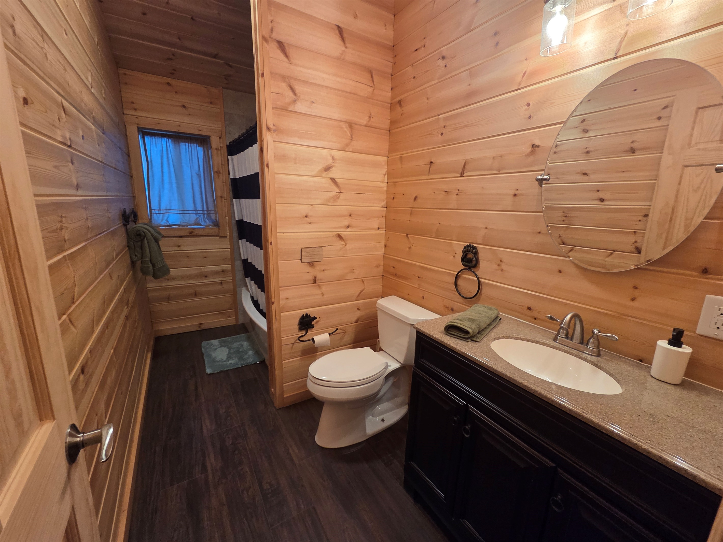 Upstairs, a full bathroom is centrally located between the bedrooms for added convenience