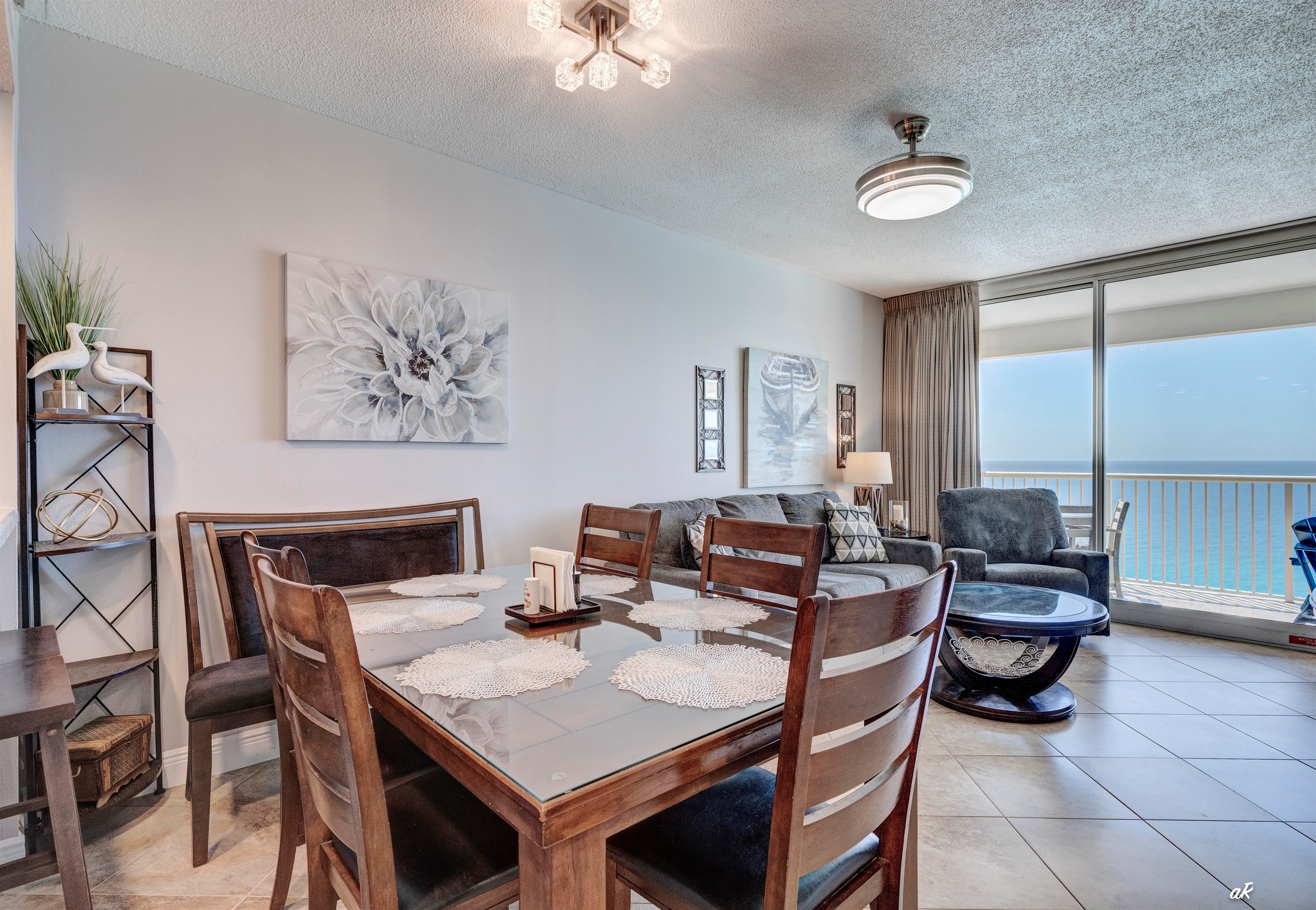 Dining, seating for 8