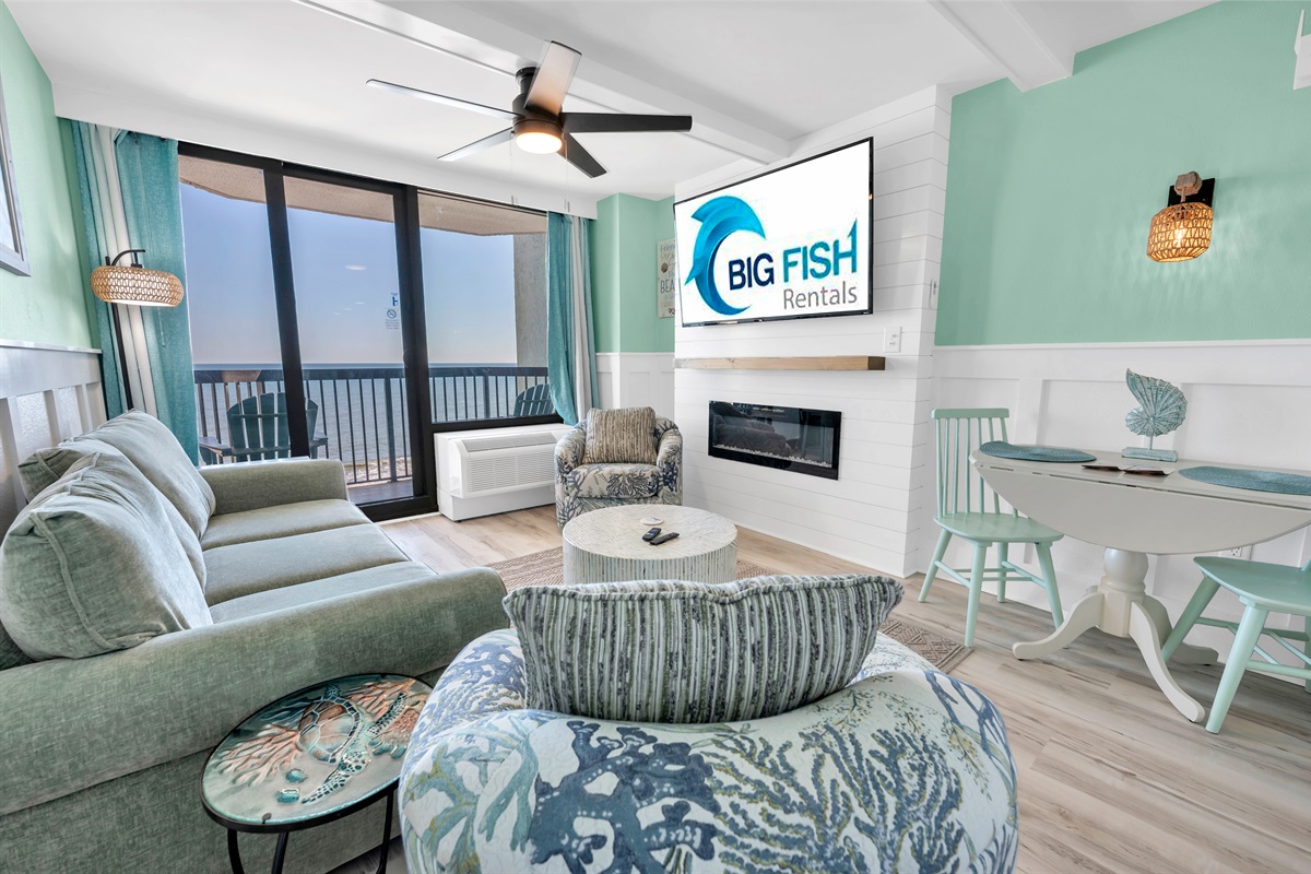 Amazing Living Room with Stunning Views🌊☀️