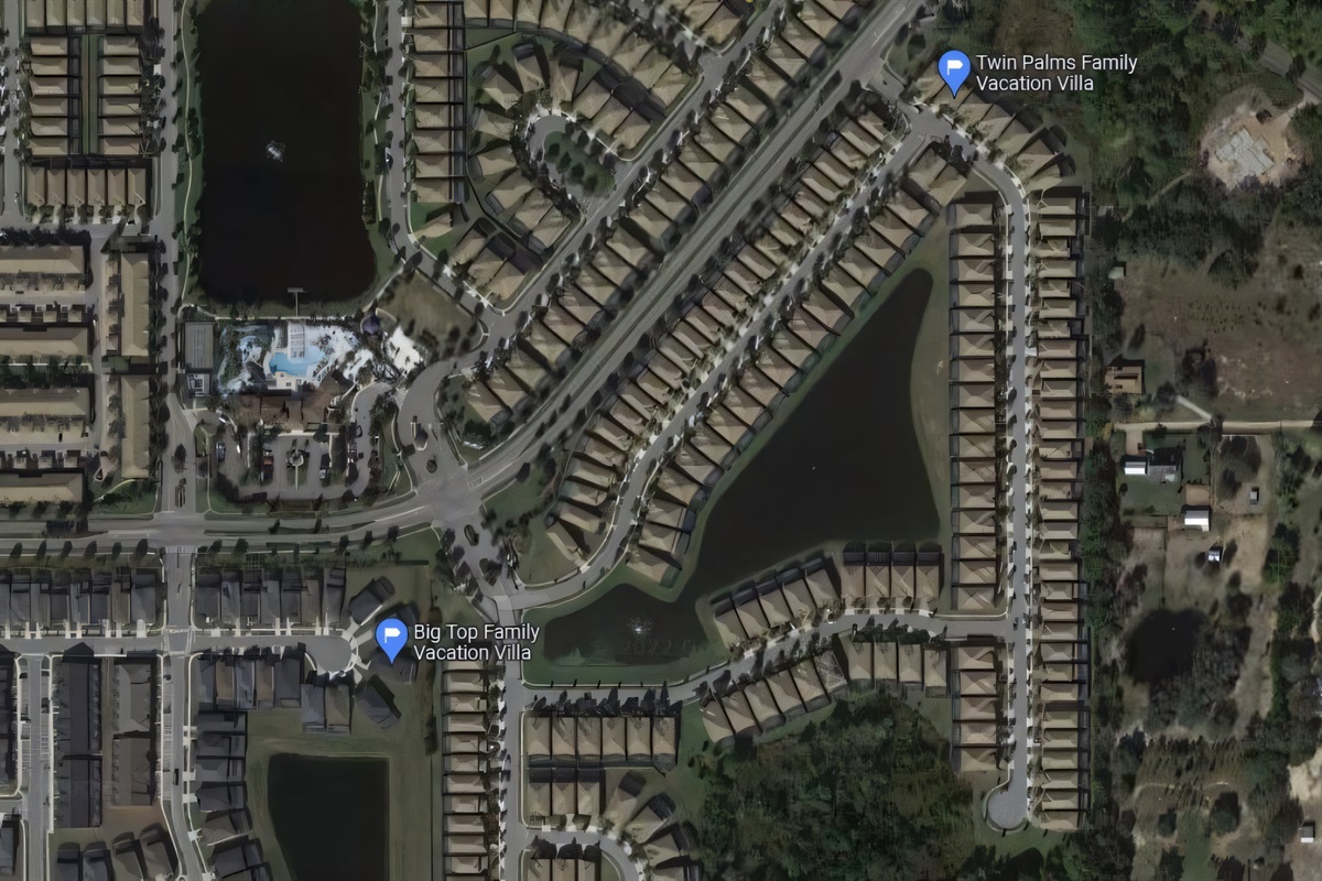 Both villas are within walking distance, just two blocks apart!