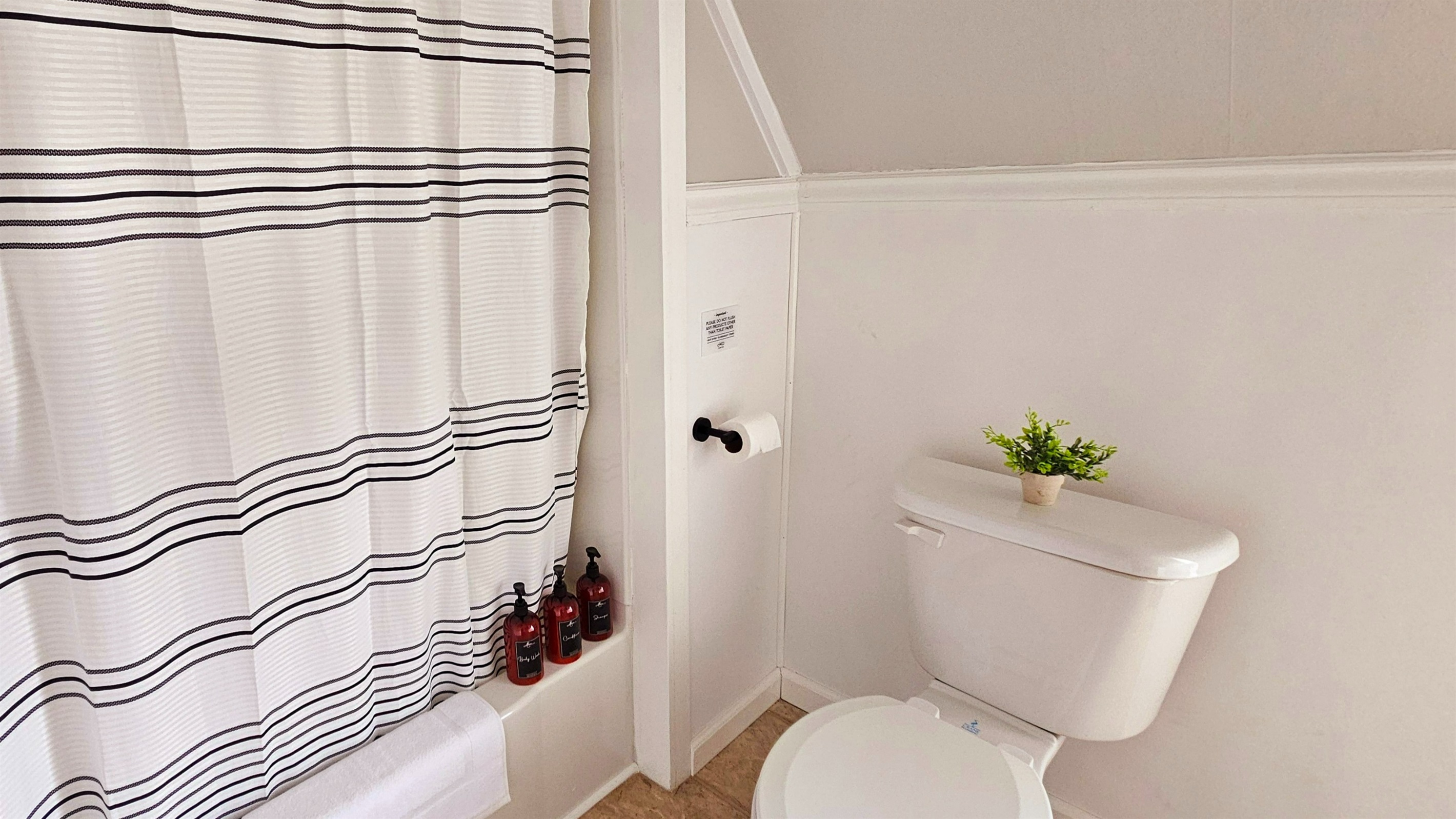 Full Bath/Shower Combo