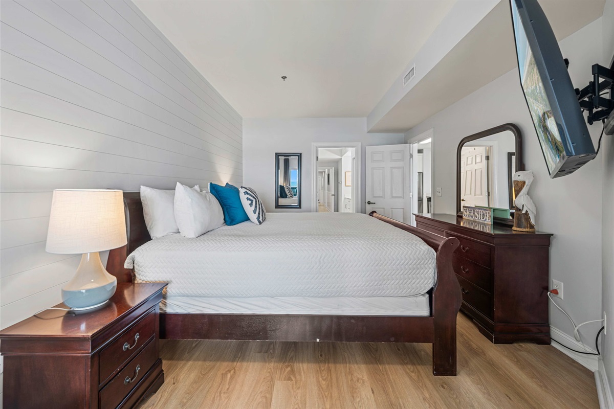 Bedroom 1: Primary king suite | Sea Gull | 201 Oceanview | 1116 Ocean Blvd, Isle of Palms, SC | IOP Escapes