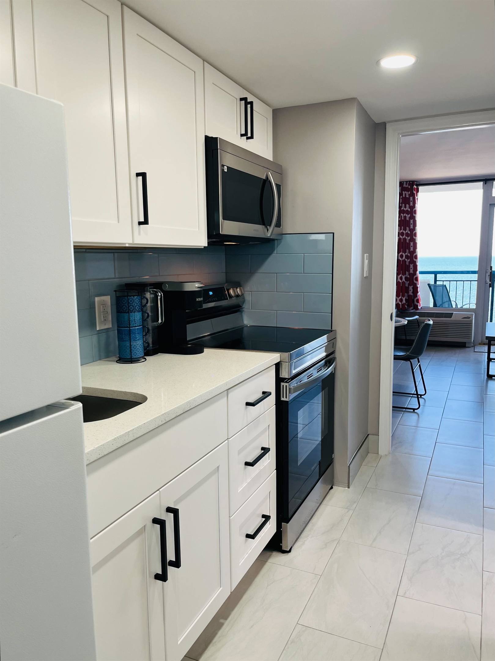 Fuel up for a day of sun-soaked adventures with a quick and delicious meal prepared in our beachside kitchen. Get set to soak up the fun with energy to spare!