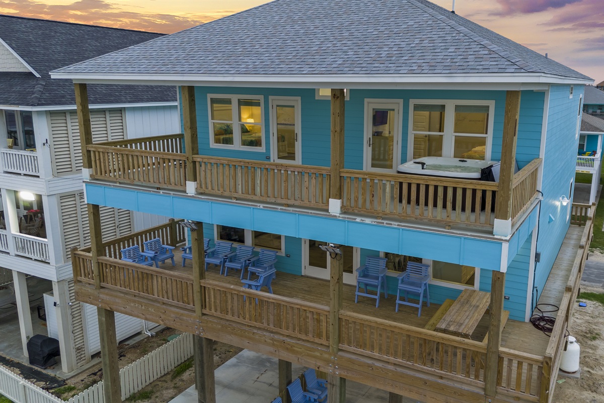 cdd9f2a27cb44ee98465cb102928bdf1 Large | Beachhouse | Texas | TX | Vacation Homes | Galveston | Crystal Beach | Kokomo | Breezy Days | Beachfront Elegance | Sunrise Serenity | Southern Sands Property Management, LLC