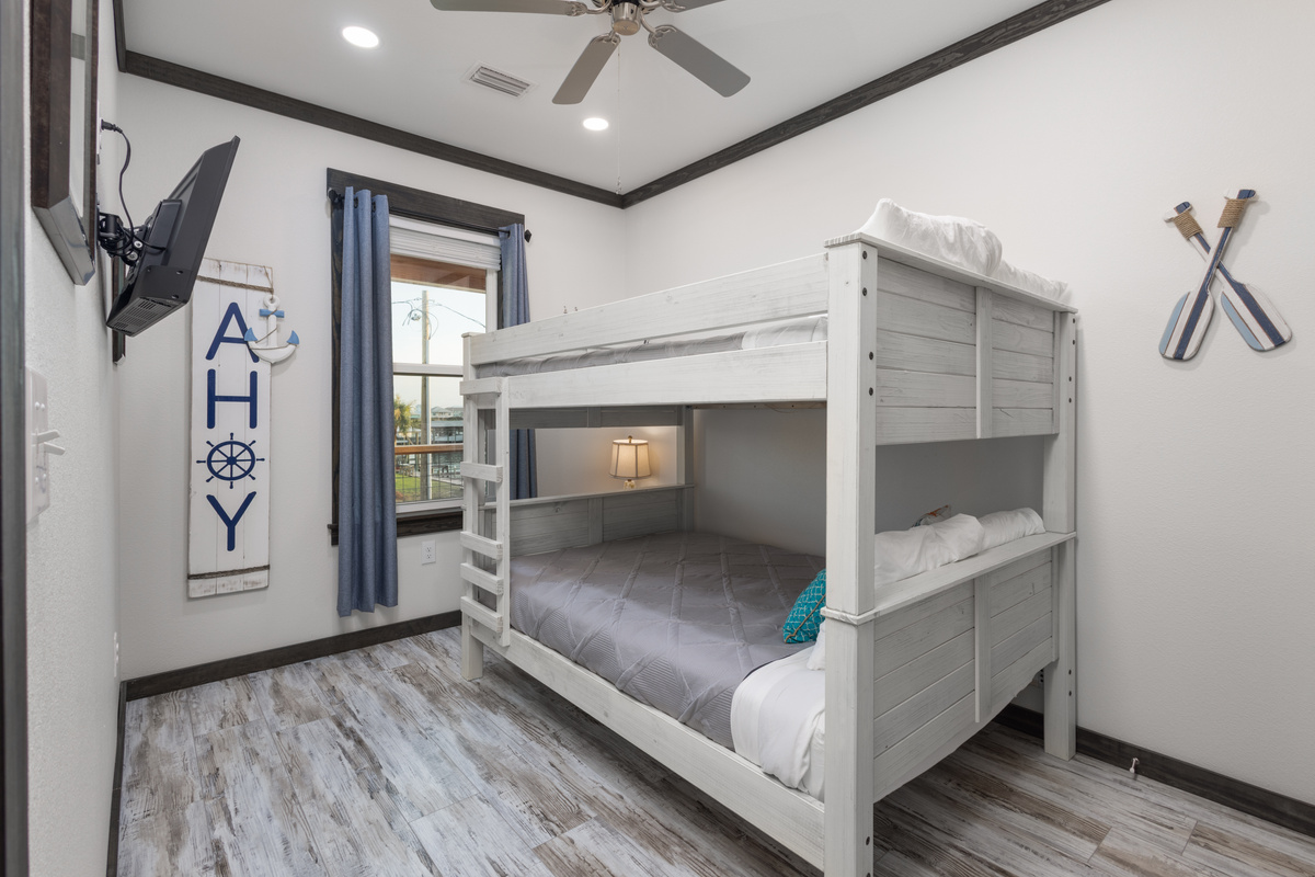 Full size bunks sleeps 4