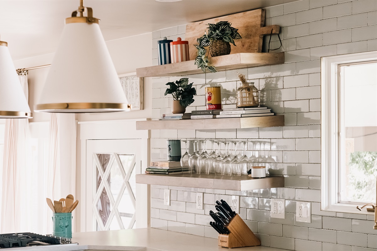 From coffee to cocktails, this kitchen’s got you covered.
