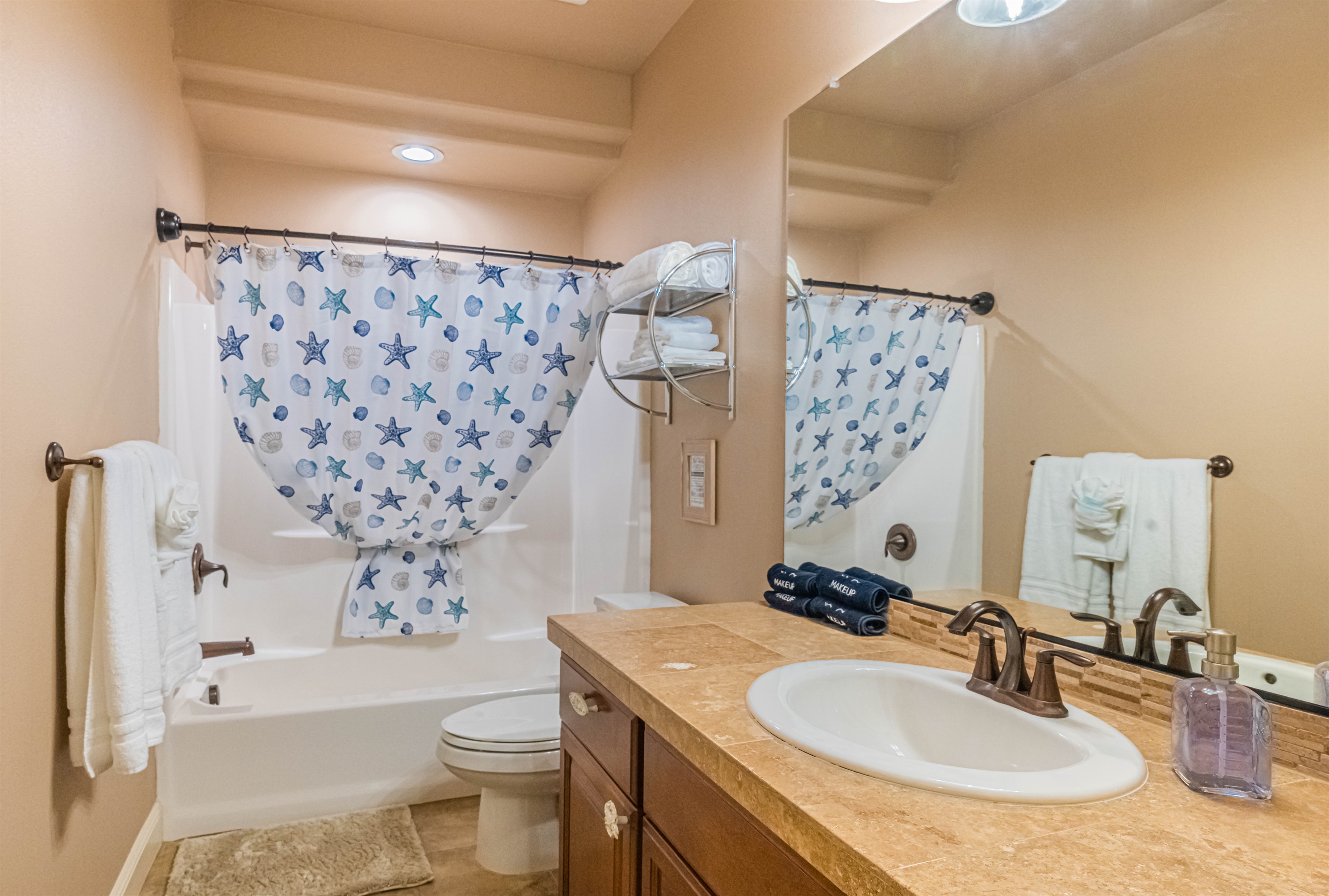 Full bathroom on top floor