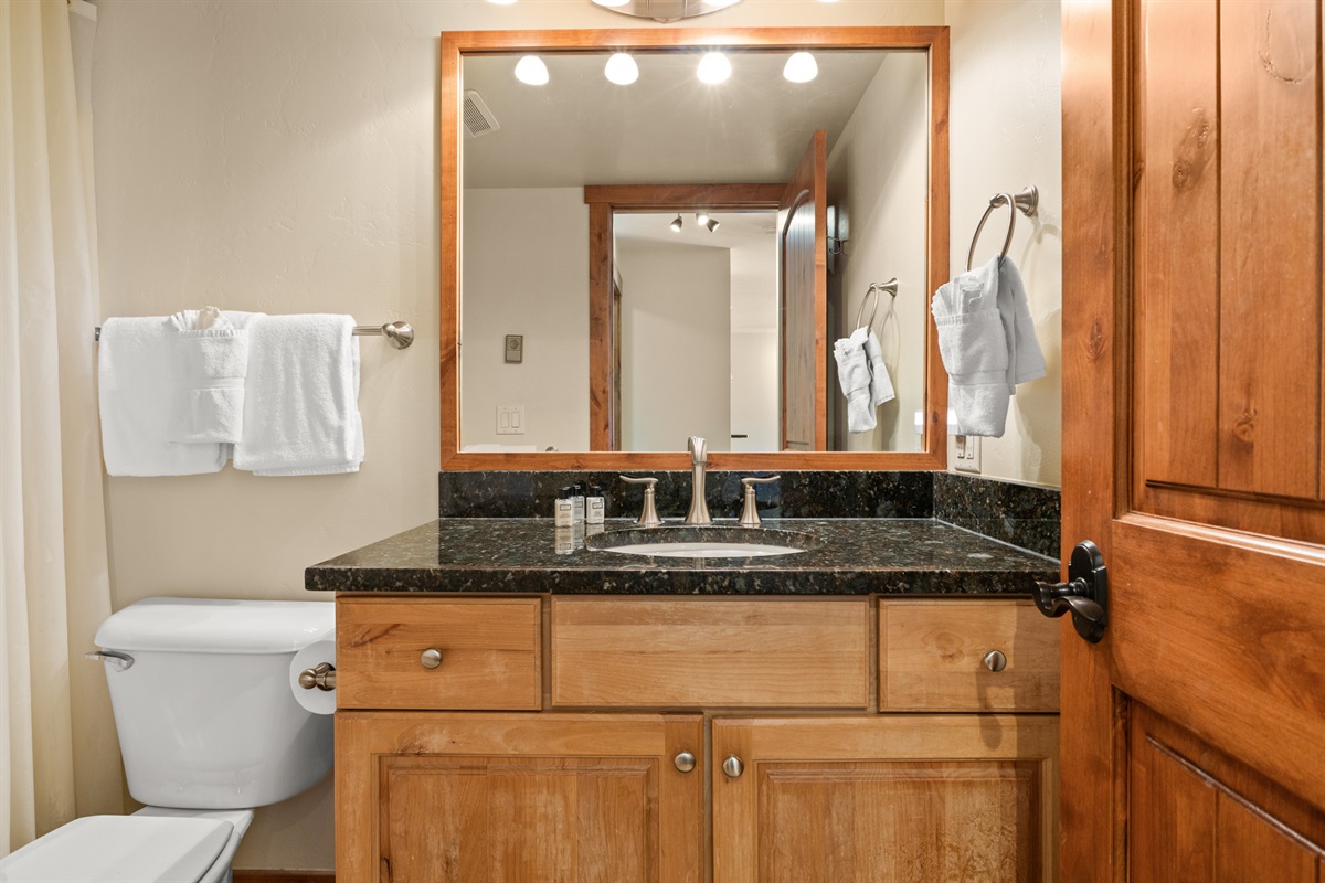 Bathroom | Sink | Toilet