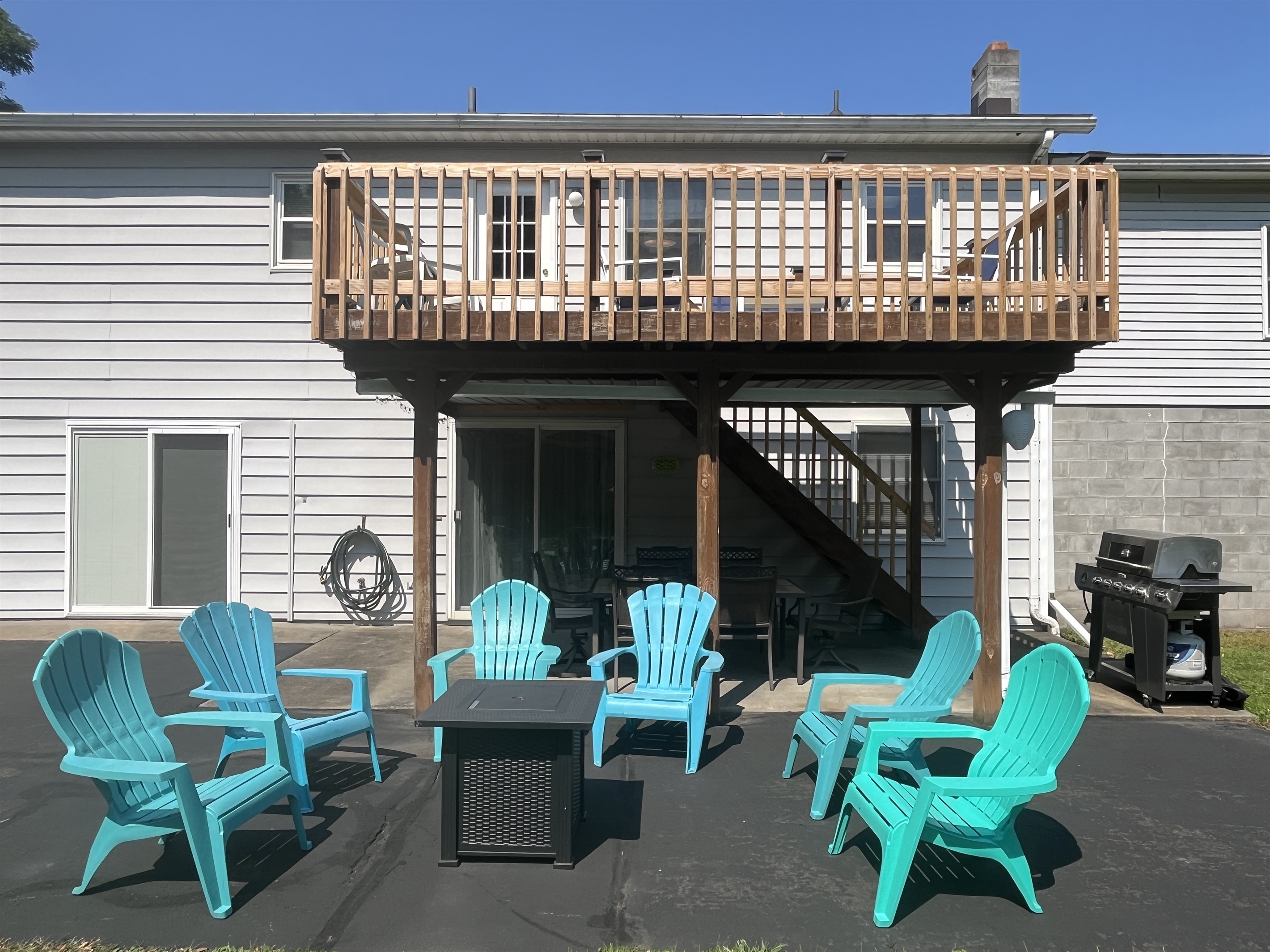 Rear lawn at Ruth's Creekside