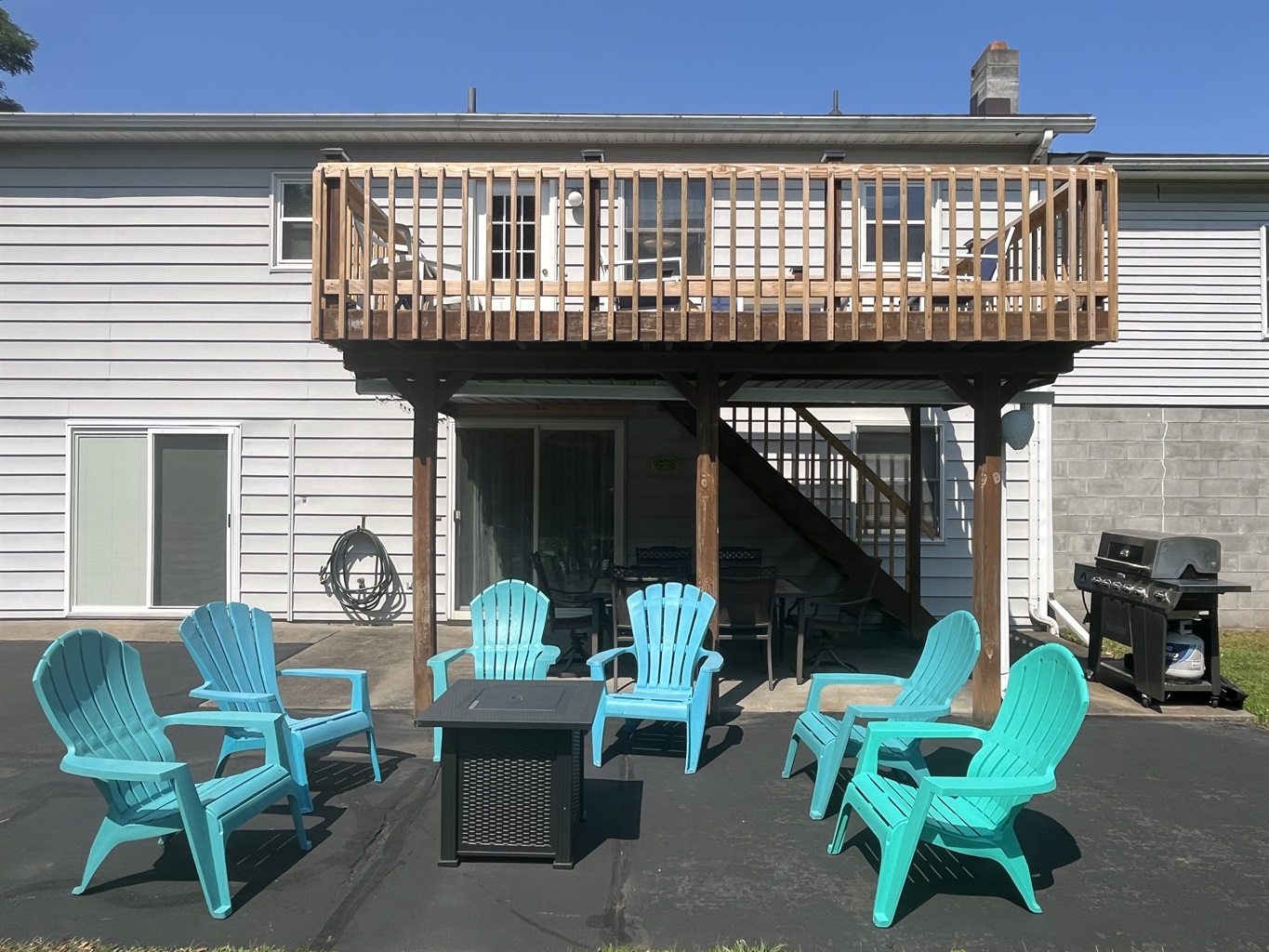 Rear lawn at Ruth's Creekside