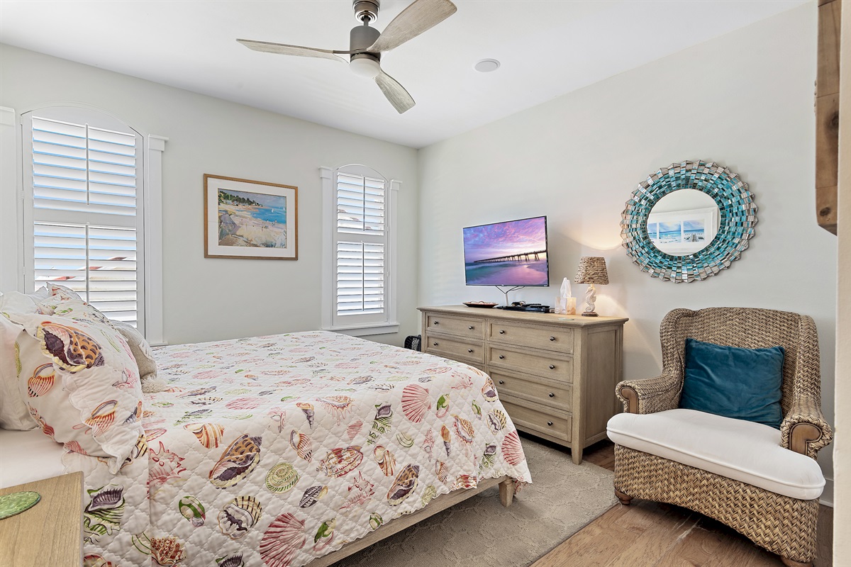 Middle Bedroom with TV