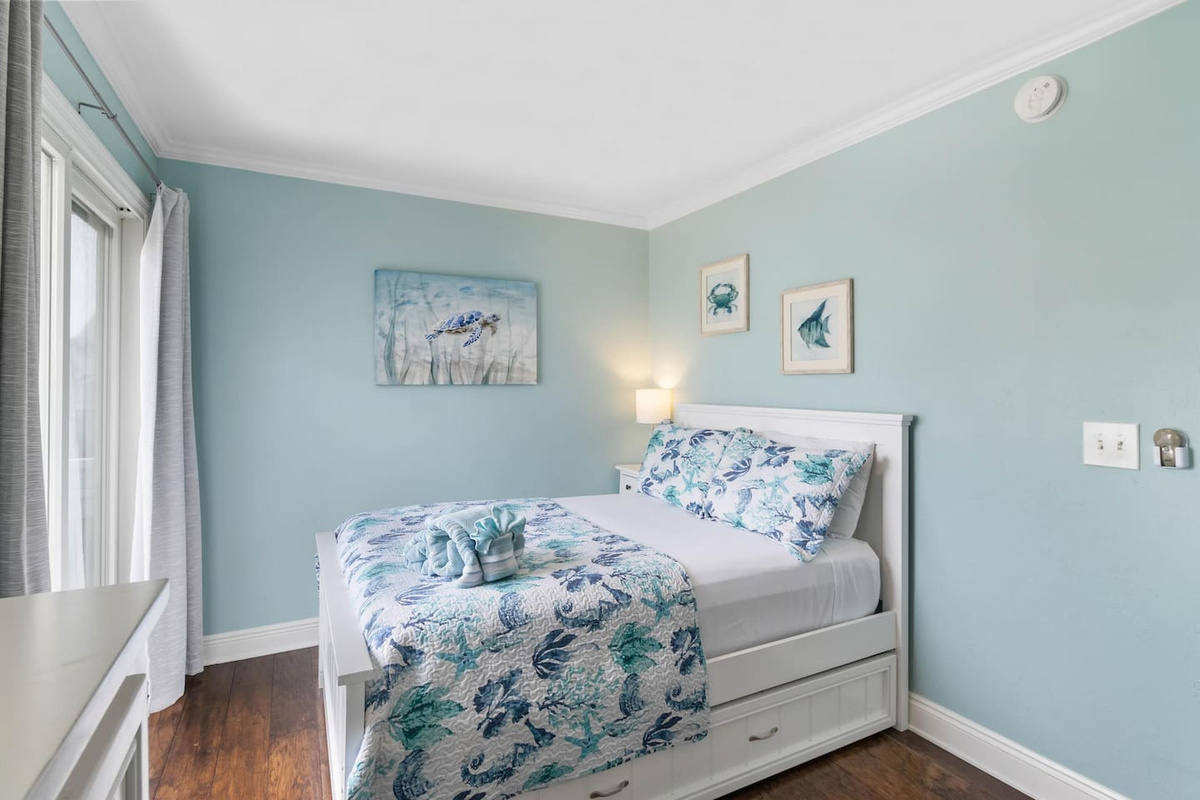 Find the queen bedroom has its own private balcony and ensuite bath &mdash; comfortable enough that guests won't feel like they drew the short straw.