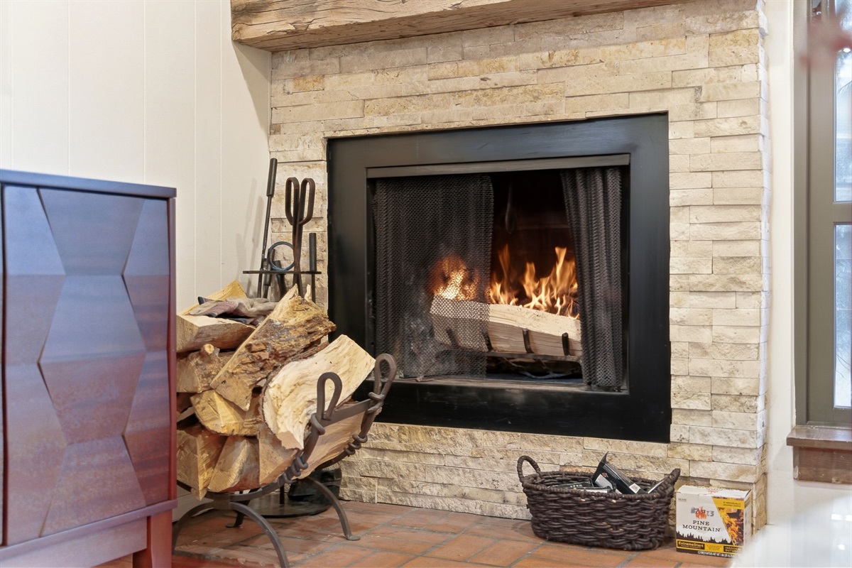 Wood-burning fireplace - cozy way to finish the day.