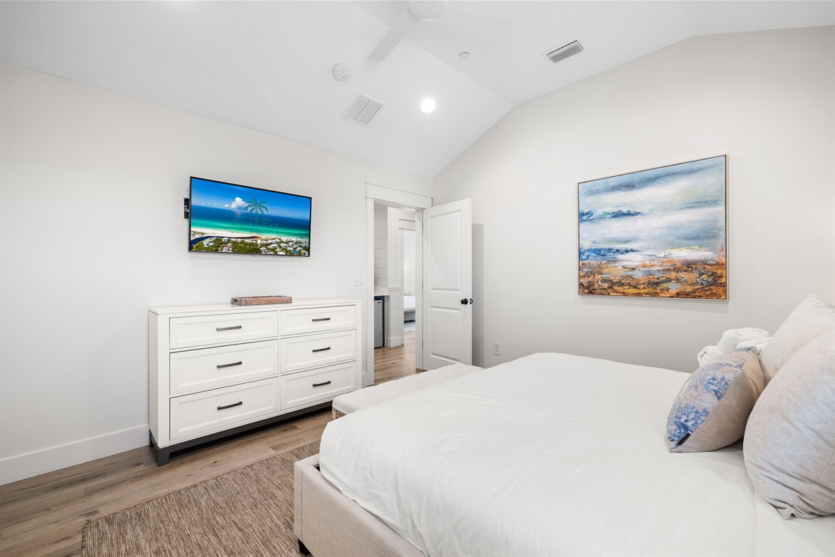 3rd Floor Bedroom 8 has smart tv and ensuite bathroom