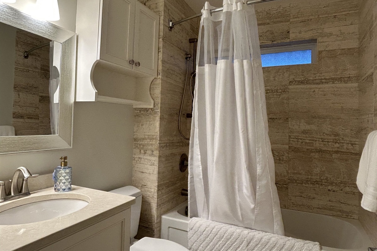 3rd floor bathroom (3 of 3)