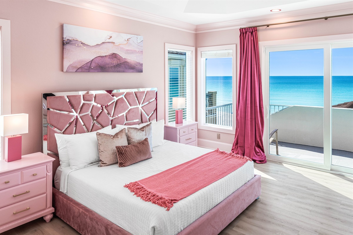 Gulf-Front King Master: Includes a 65" Smart TV, a desk for remote work, and a grand ensuite bath with a soaker tub and double walk-in shower. Featuring a private balcony and built-in bunk nook with privacy wall, this suite is the ultimate family retreat!