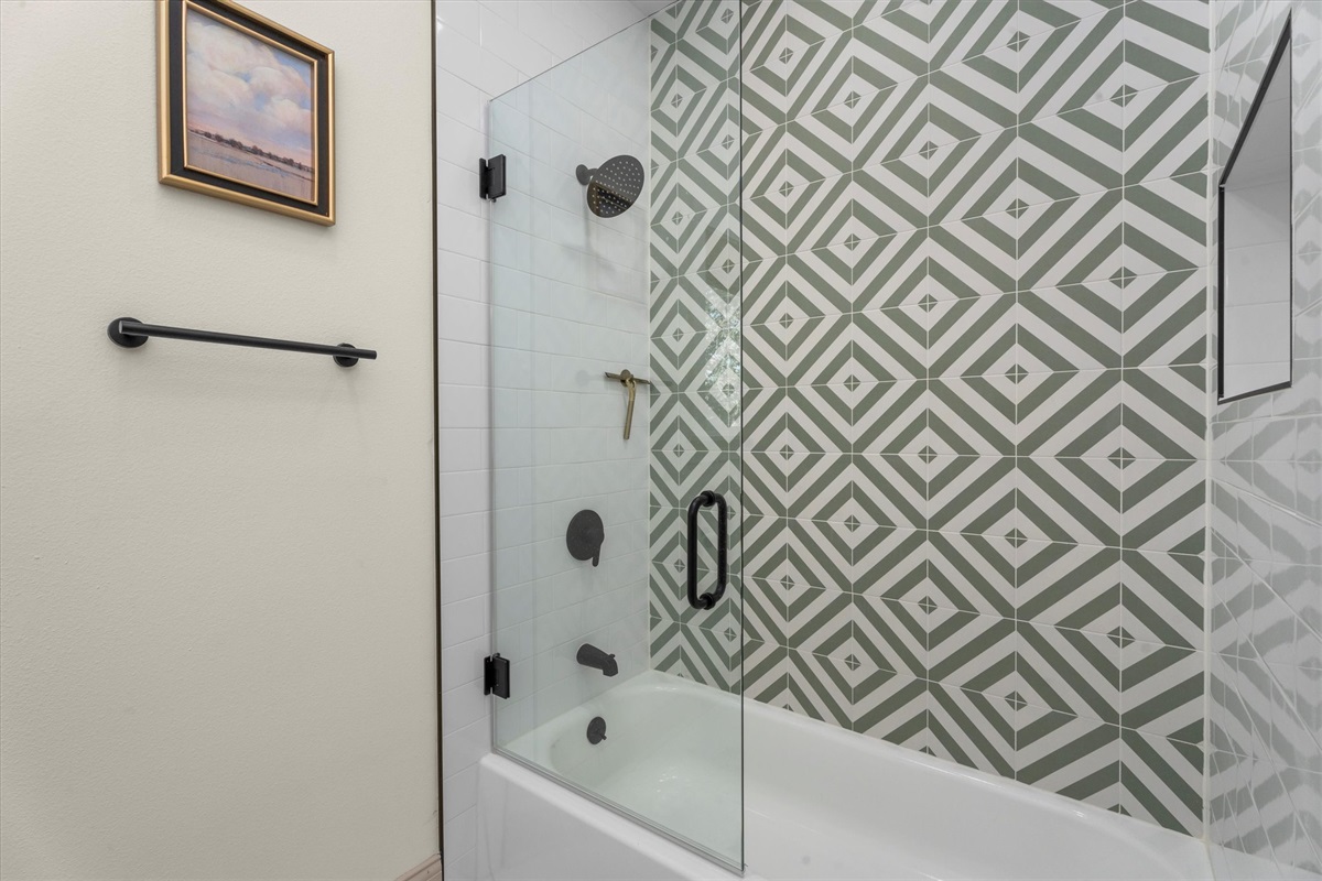 ce0e97061b9c4837b9859d307264d92b Large | Beachhouse | Texas | TX | Vacation Homes | Galveston | Crystal Beach | Kokomo | Breezy Days | Beachfront Elegance | Sunrise Serenity | Southern Sands Property Management, LLC