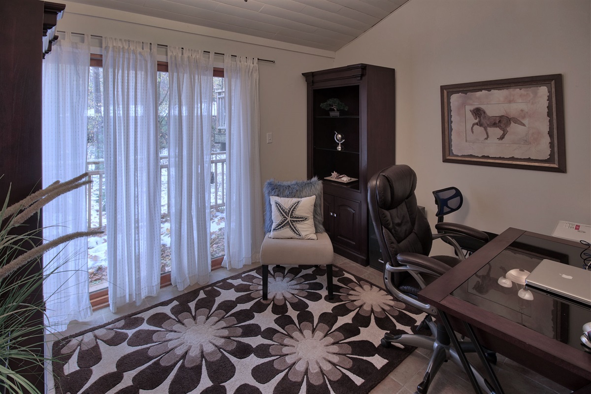 ce15c6fa2c0440ea859328df4df1b7f2 Large