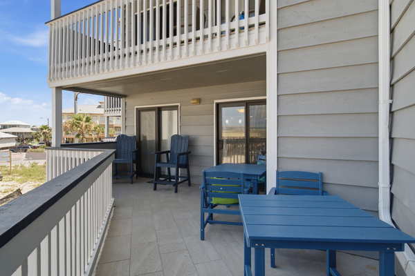 Balcony table, perfect for dining al fresco