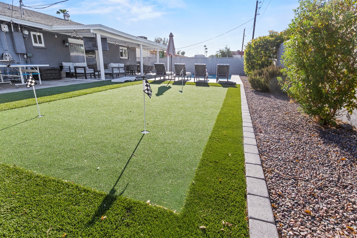 Stretch out on the lawn and enjoy a perfect mix of shade, space, and Scottsdale charm.