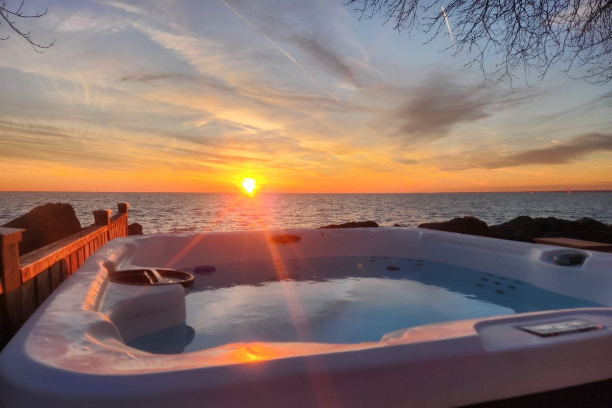 Year round lake view hot tub