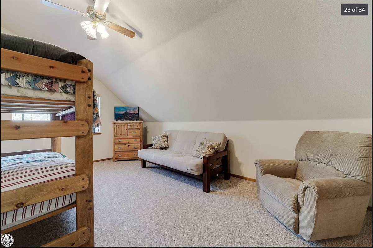 Upstairs bedroom #2