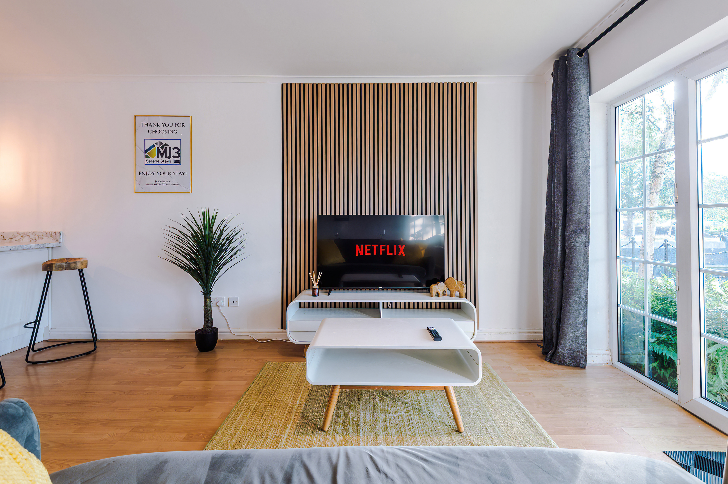 50" Smart TV to access your favourite streaming services