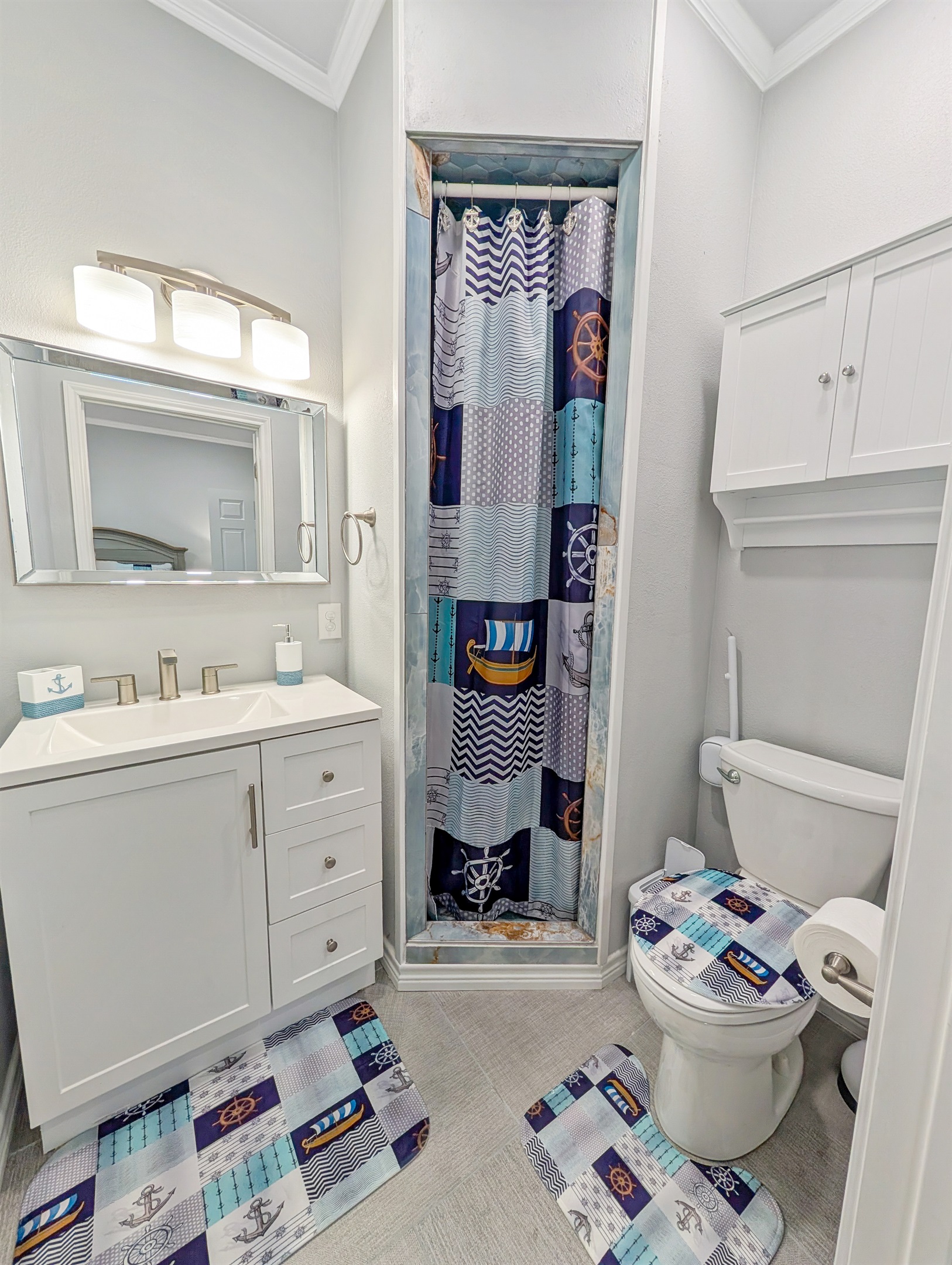 En Suite bath with walk in shower