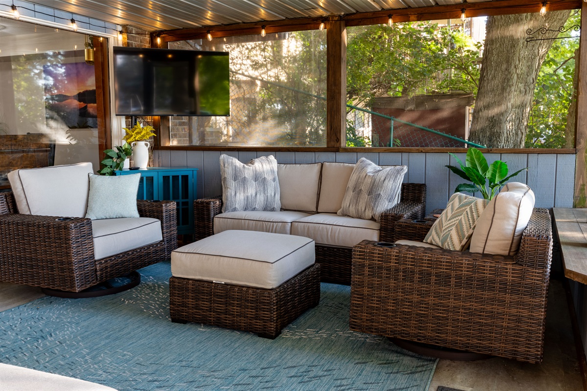 Connecting with family and friends is easy in the Ridge Sunroom. Grab some popcorn, pick out a movie and just relax. 