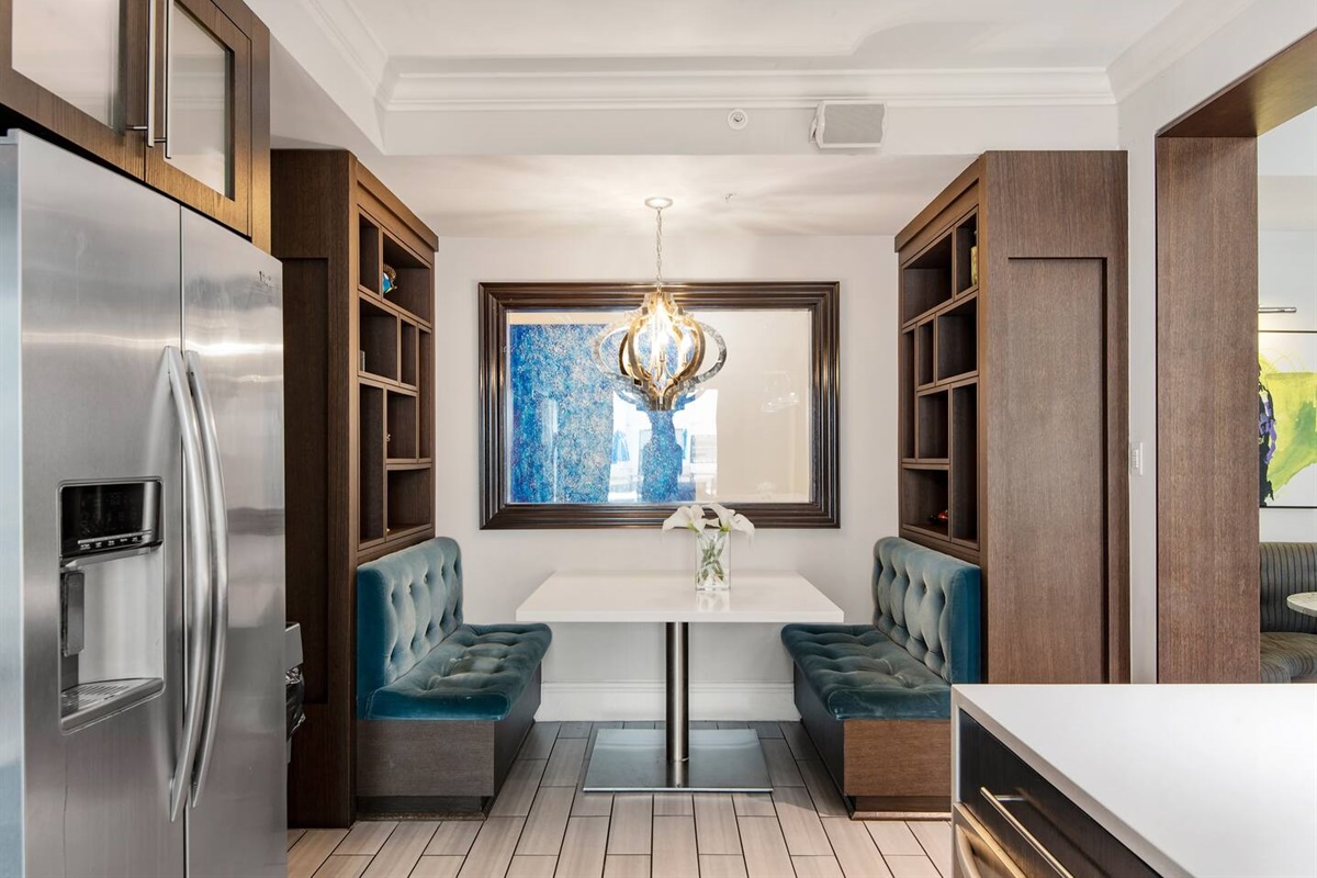 The community lounge has additional spaces for working from home if you want to switch it up.