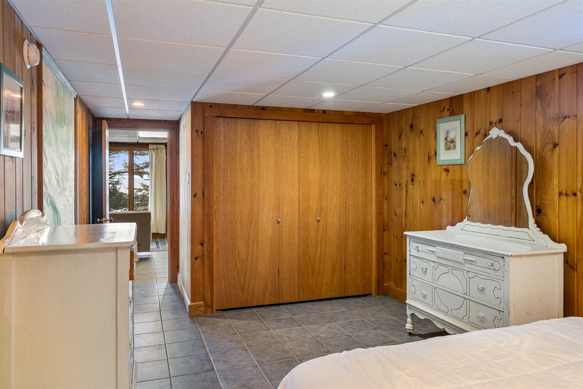 Master - Walk Out to Entertainment Area - Closet