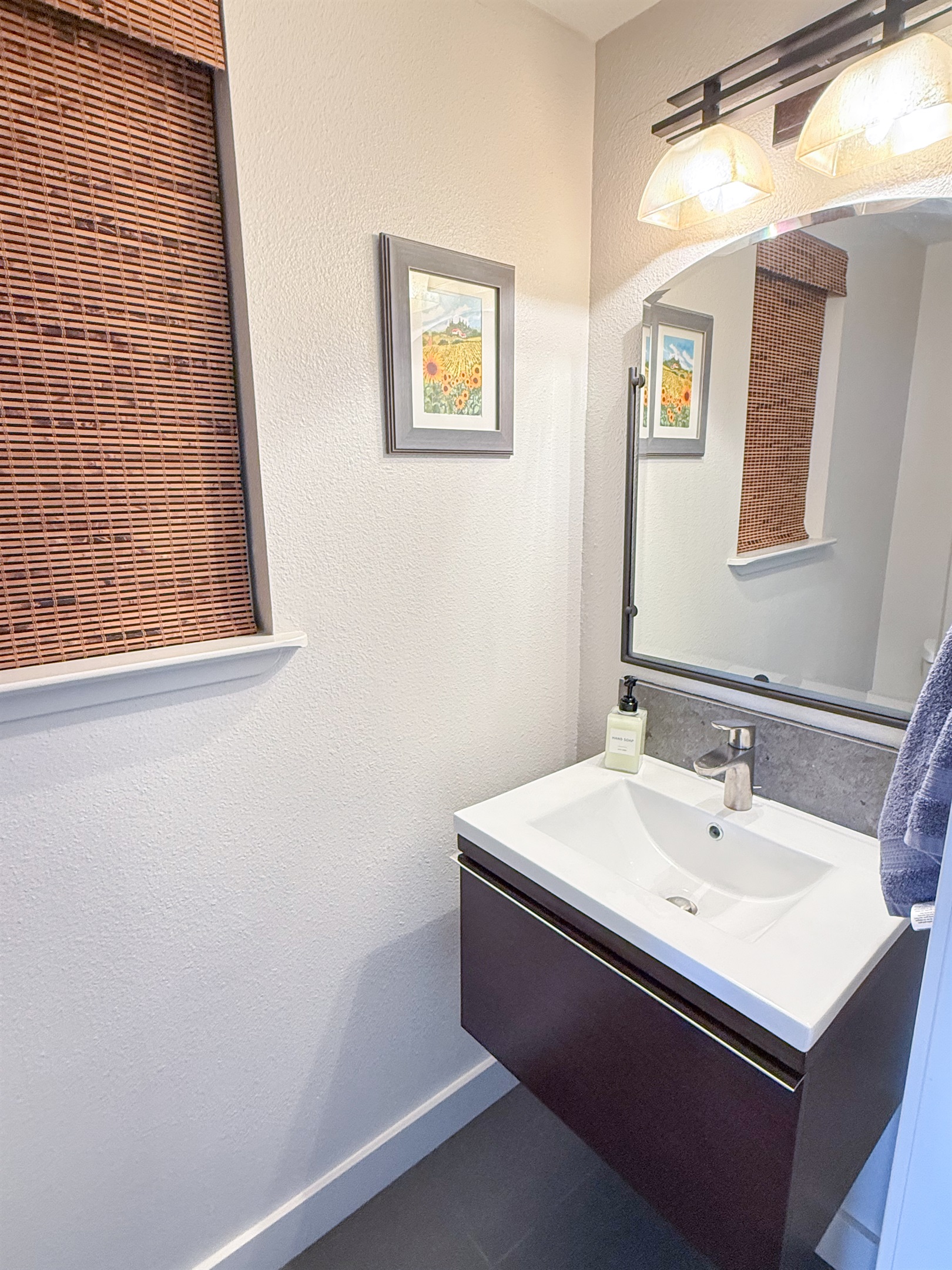 Half bathroom in the hallway