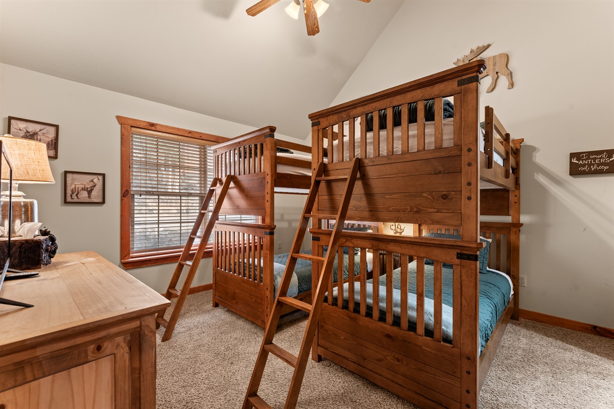 Bunk room with 4 twin beds