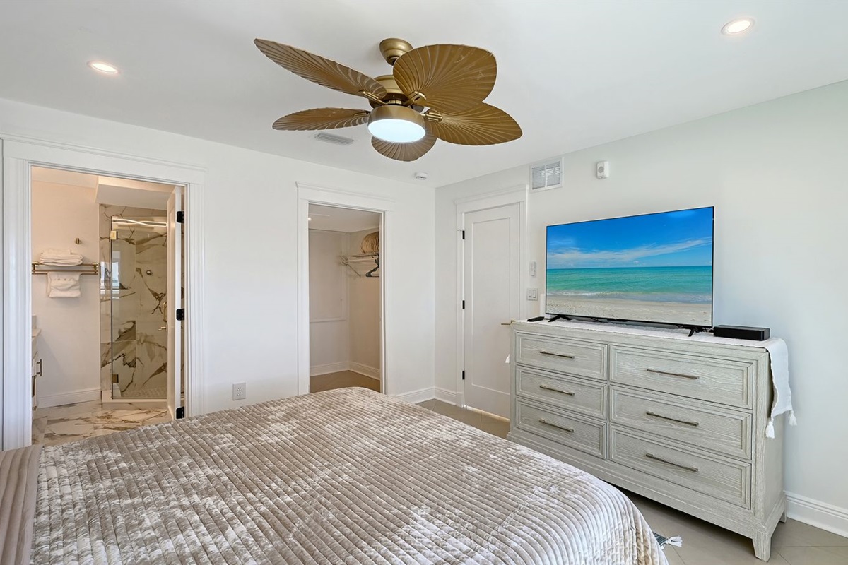 Master bedroom ensuite & 55" TV