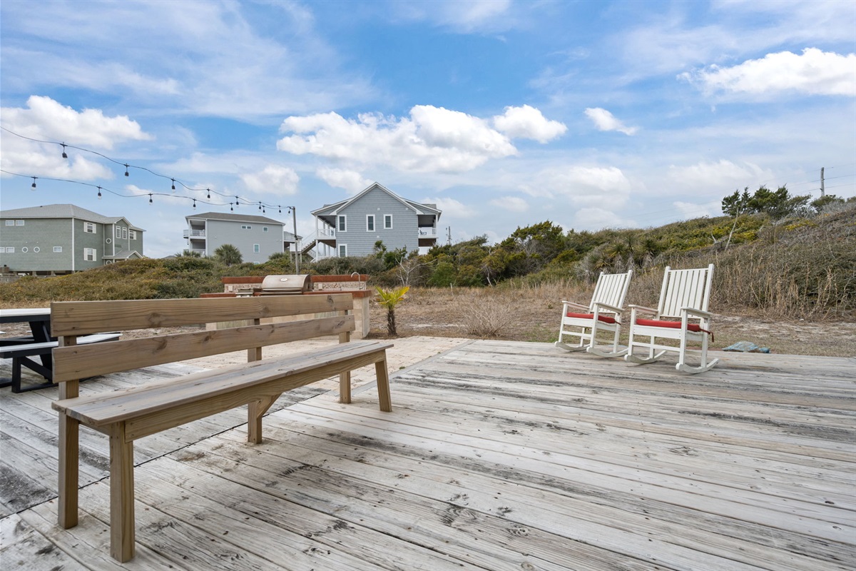 Relaxed outdoor gathering space