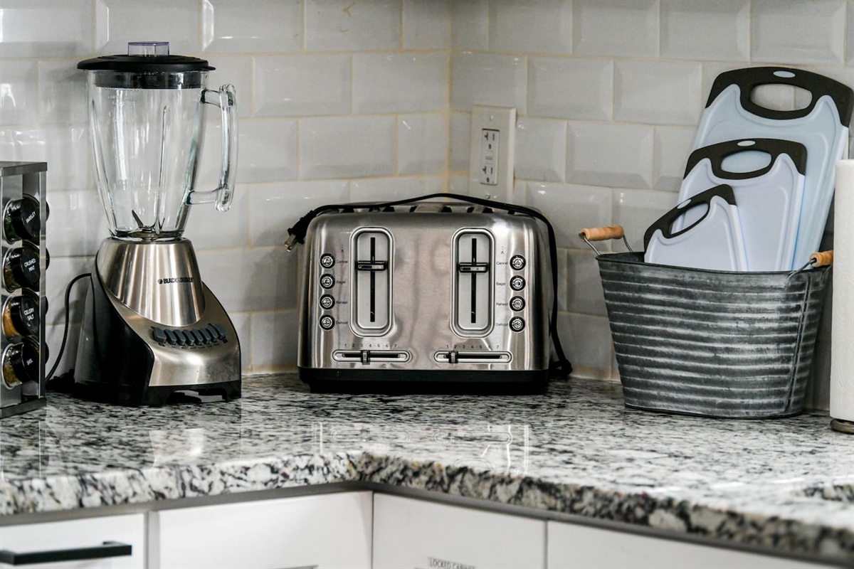 All the amenities needed to feel right at home in the kitchen!