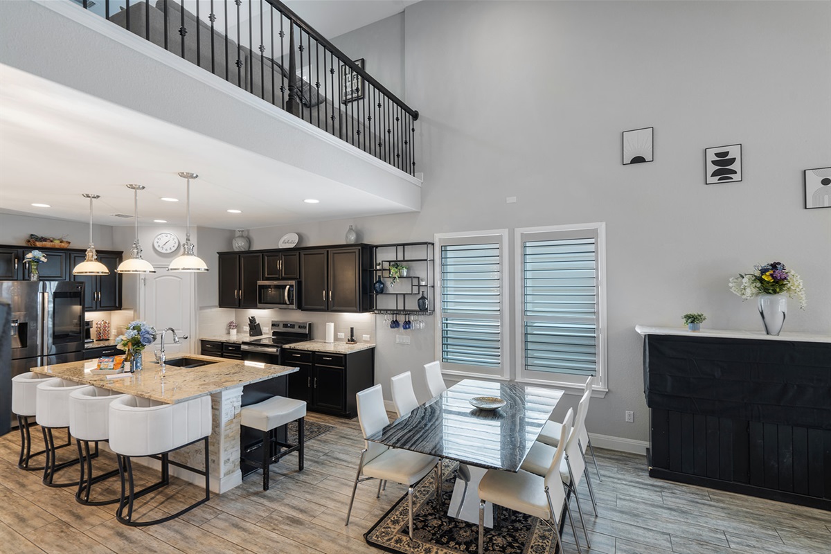 🍳 Kitchen + Dining“A chef‑ready kitchen designed for cooking, gathering, and great conversations.